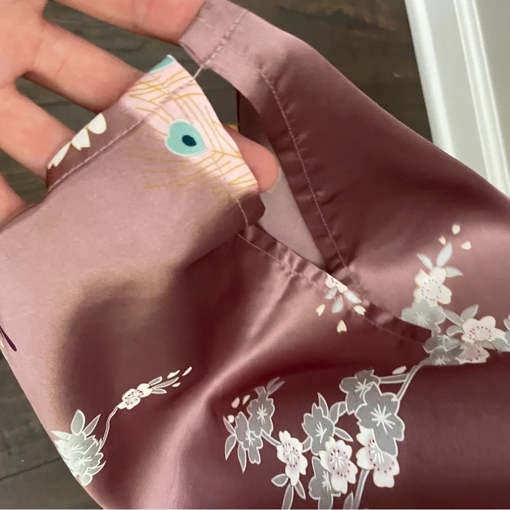 Kim and Ono Robe Kimono Charmeuse Asian Floral Silky Satin Long Pockets Pink - Picture 11 of 13